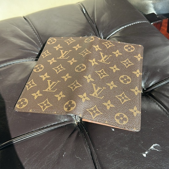 LOUIS VUITTON Brazza Wallet - Picture 2 of 3